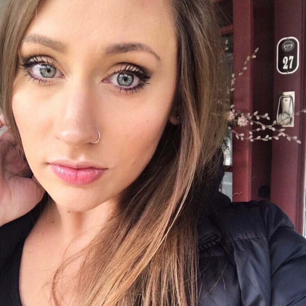 Meet your posher, Alyssa